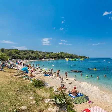 Apartment Sophie With Garden Near Beautiful Pula
